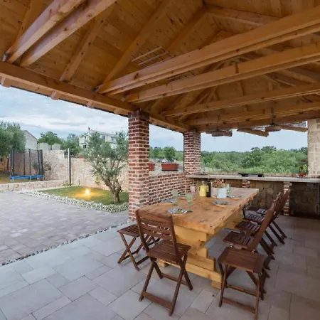 Apartment Mistral *